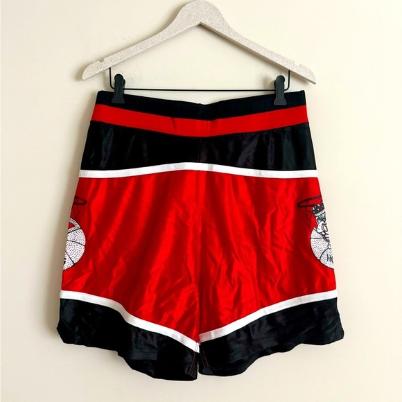 Vintage Wilson Basketball Shorts Bulldog Hoops Graphic Red Black Mens 34 - Picture 1 of 7
